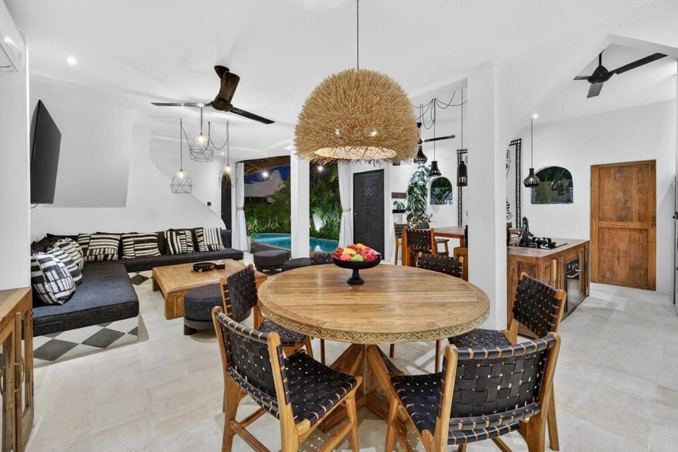 Black Diamond - Luxury 3BR Villa in Umalas Villa in North Kuta