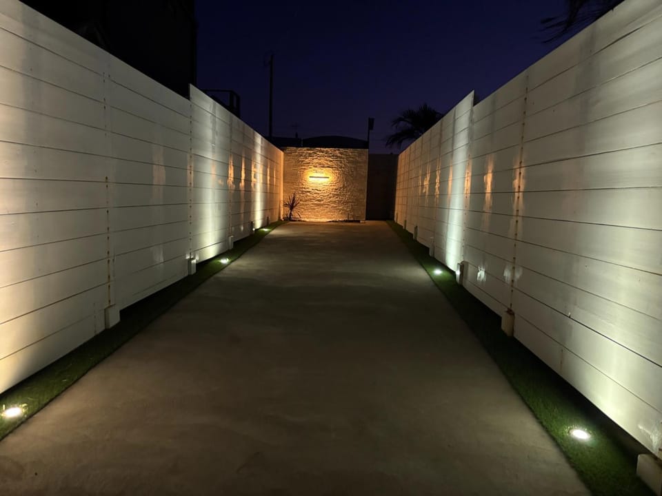 Facade/entrance, Night