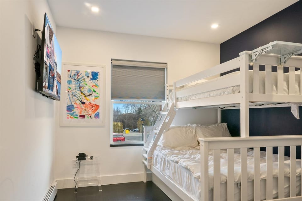 Heart of Bar Harbor Steps to Shops & Dining Apartment in Acadia National Park