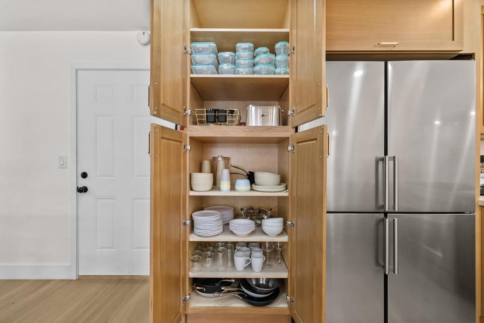 Kitchen or kitchenette, wardrobe
