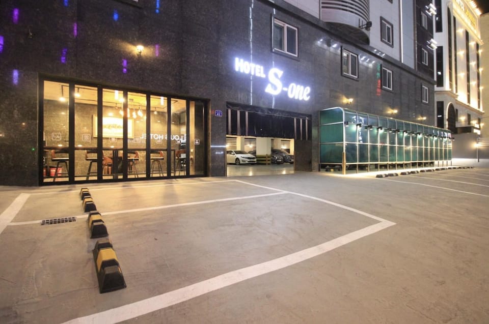 Night, Parking