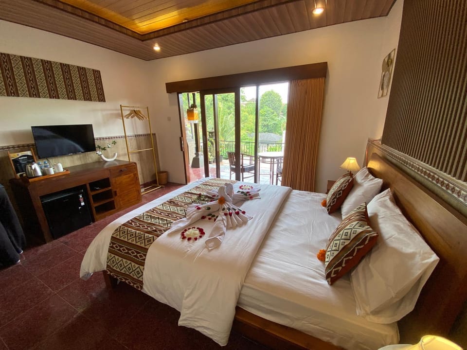 Bed, TV and multimedia, Living room, Photo of the whole room, Seating area, Bedroom, towels