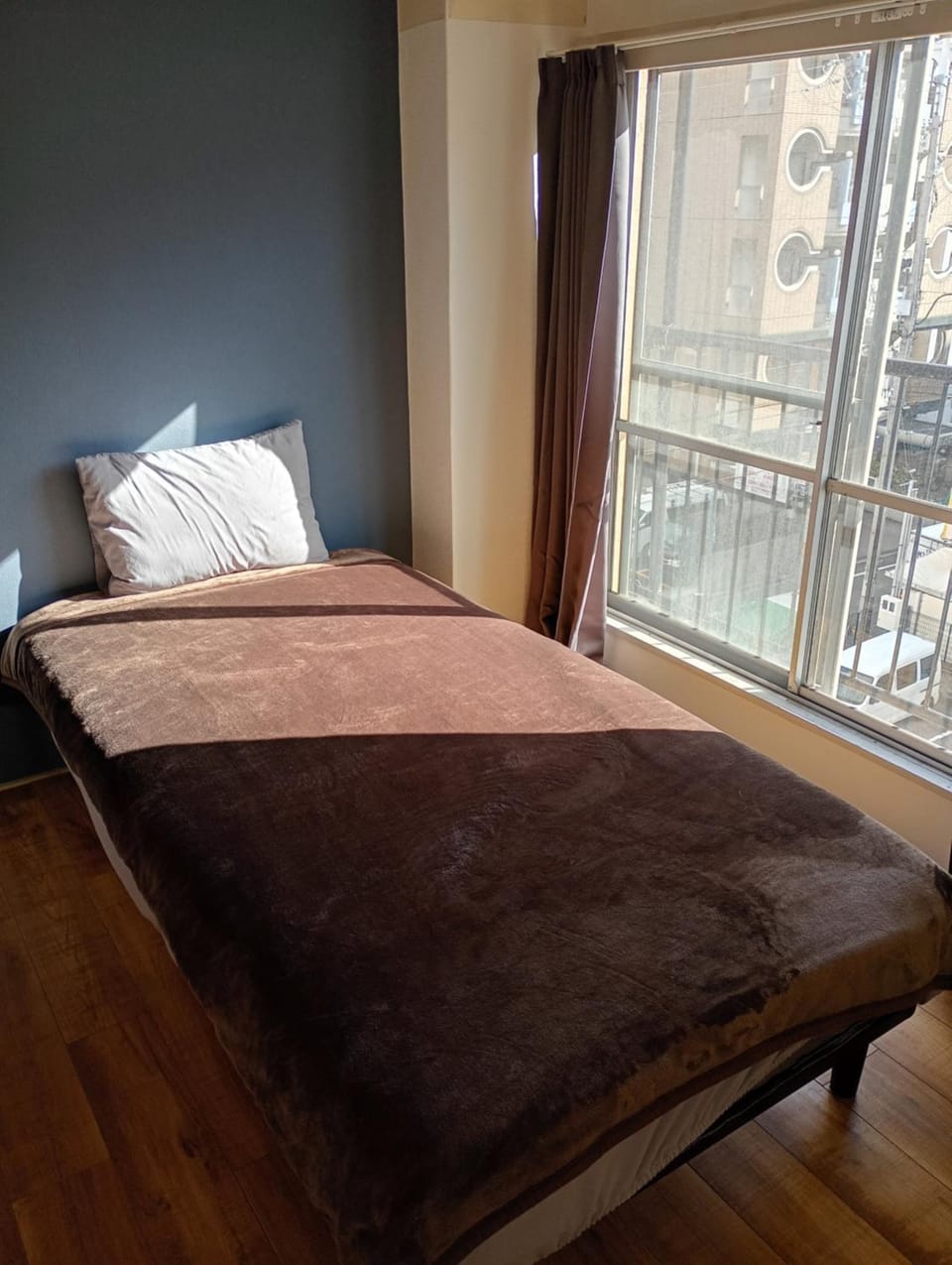 Three beds spacious apartment next to Shinsaibashi Apartment in Osaka