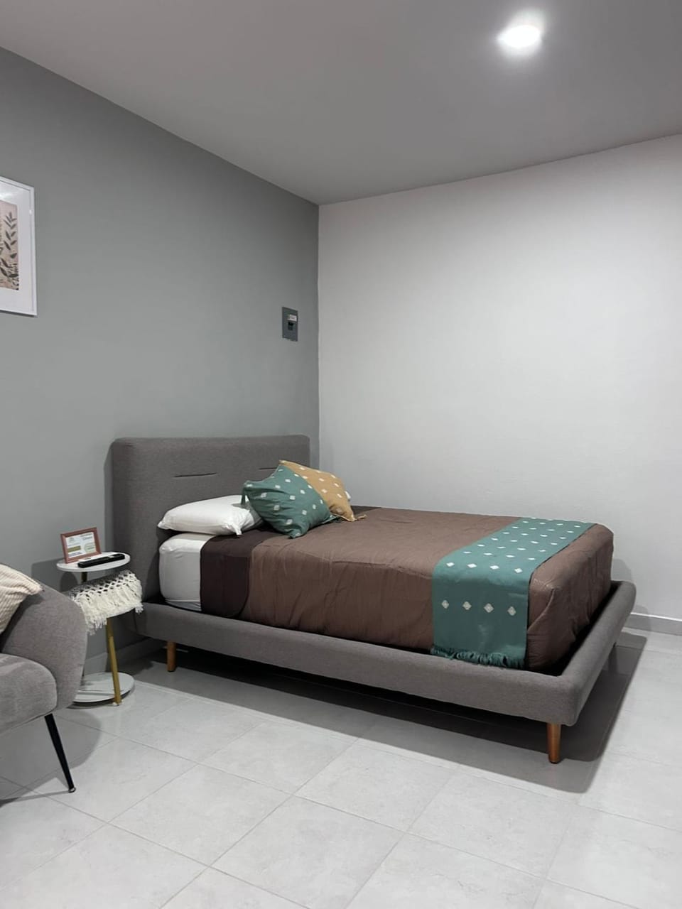 Bed, Living room