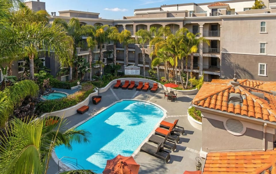 Luxury 1BR & 2BR Near Venice Beach MDR Retreat with Pool & Spa Apartment in Marina del Rey