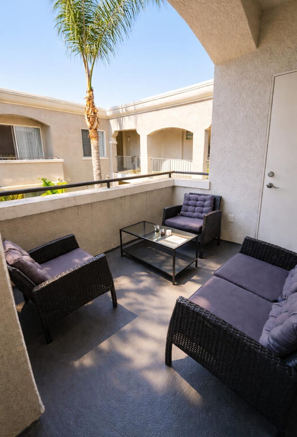 Luxury 1BR & 2BR Near Venice Beach MDR Retreat with Pool & Spa Apartment in Marina del Rey