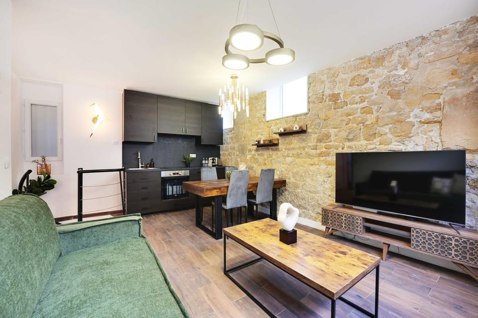 TV and multimedia, Kitchen or kitchenette, Living room