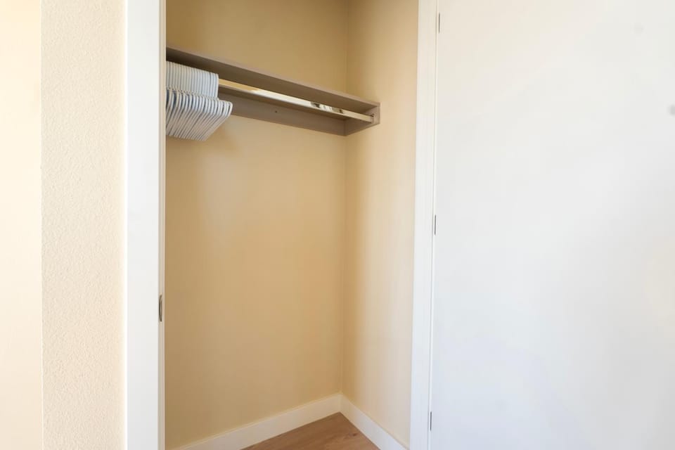 LA Hype Spot Sunset x Fairfax SkyView Apartment in Hollywood