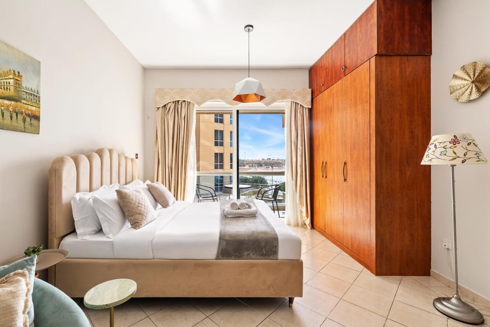 Sunny Studio with Pool, Gym & Sauna in Dubai Escape Apartment in Dubai