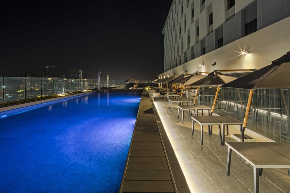 Swimming pool, Swimming pool