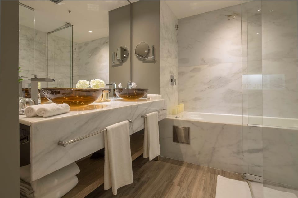 Bathroom, Bath