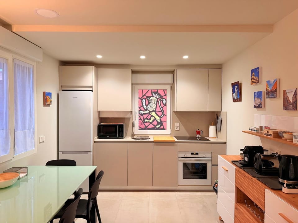 Kitchen or kitchenette, Dining area, dishwasher, oven, stove, toaster