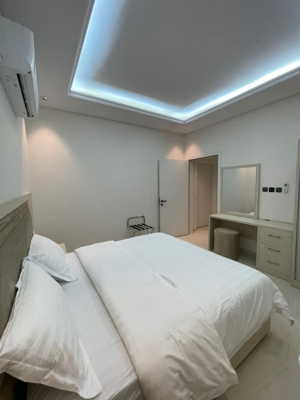 Bed, Photo of the whole room, Bedroom, wardrobe
