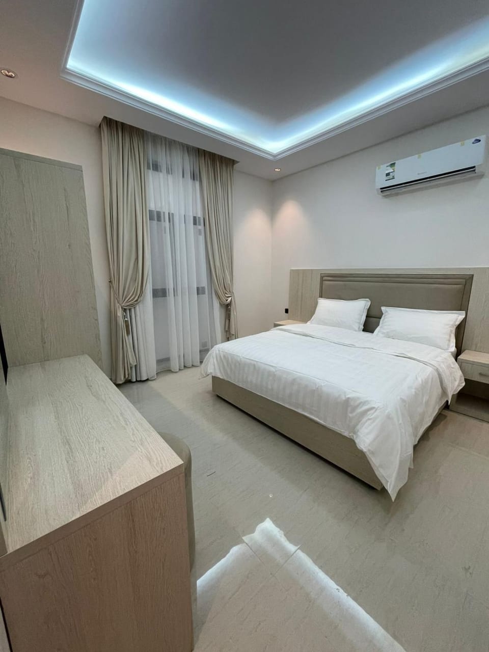 Bed, TV and multimedia, Photo of the whole room, Bedroom, air conditioner