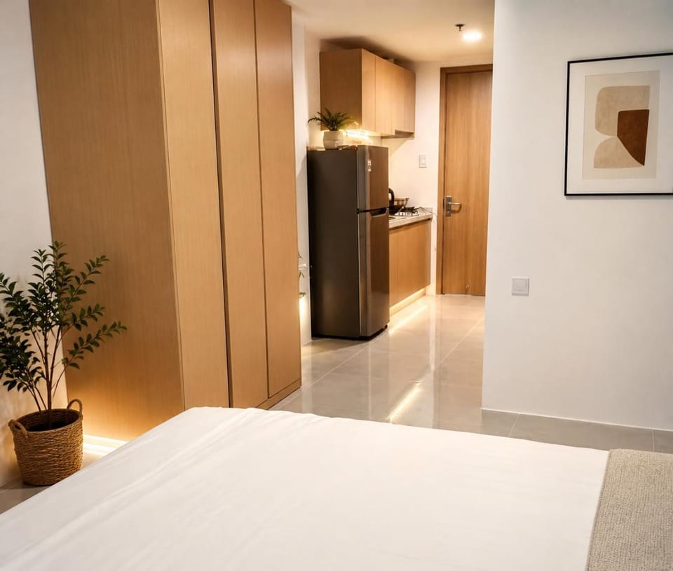 Kitchen or kitchenette, oven, wardrobe
