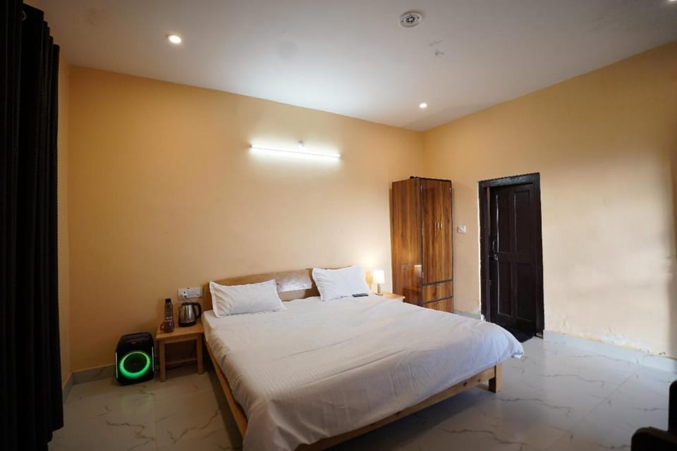 Bed, Photo of the whole room