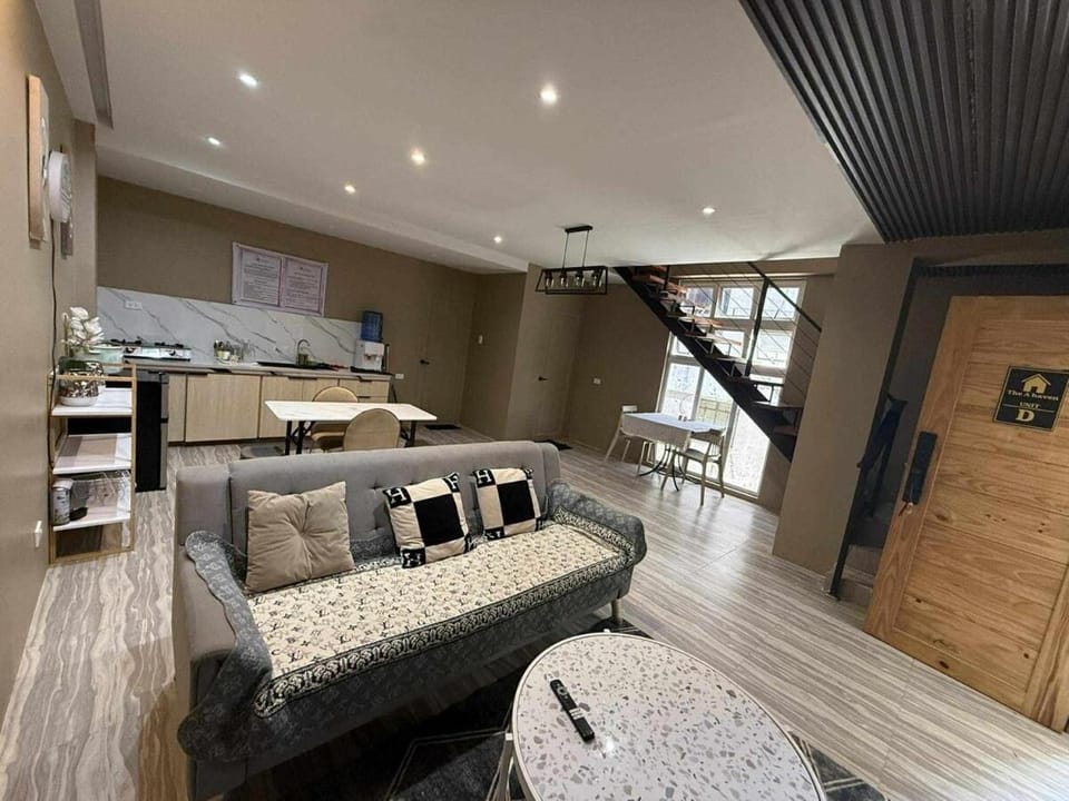 Baguio's Sleek Group Escape Apartment in Baguio