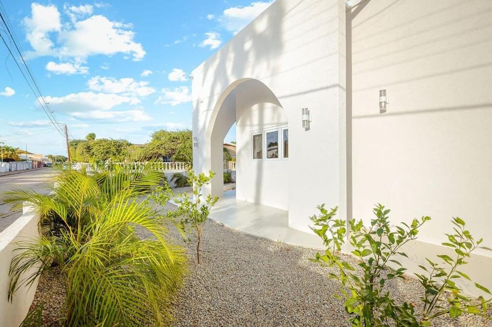Property building, Day, Garden, Garden view
