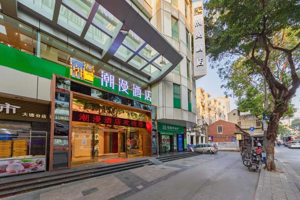 Property building, Day, Neighbourhood, Location