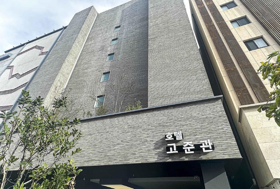 Property building, Day
