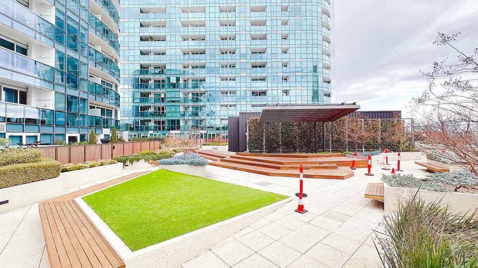 Property building, Spring, Day, Natural landscape, Garden, Garden, Evening entertainment, Garden view
