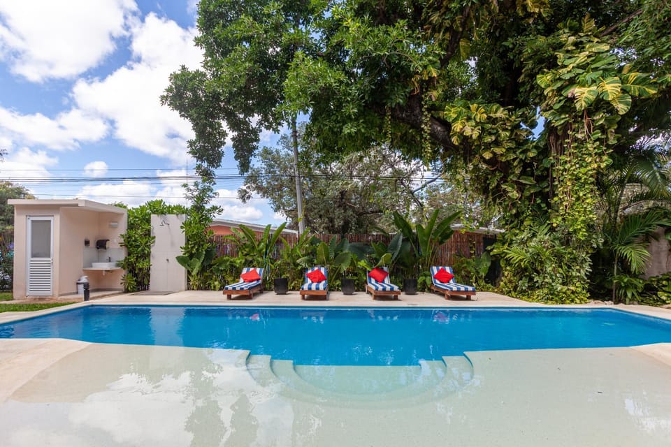 Swimming pool