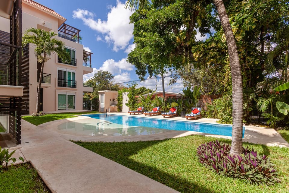 Day, Natural landscape, Garden, Pool view, Swimming pool