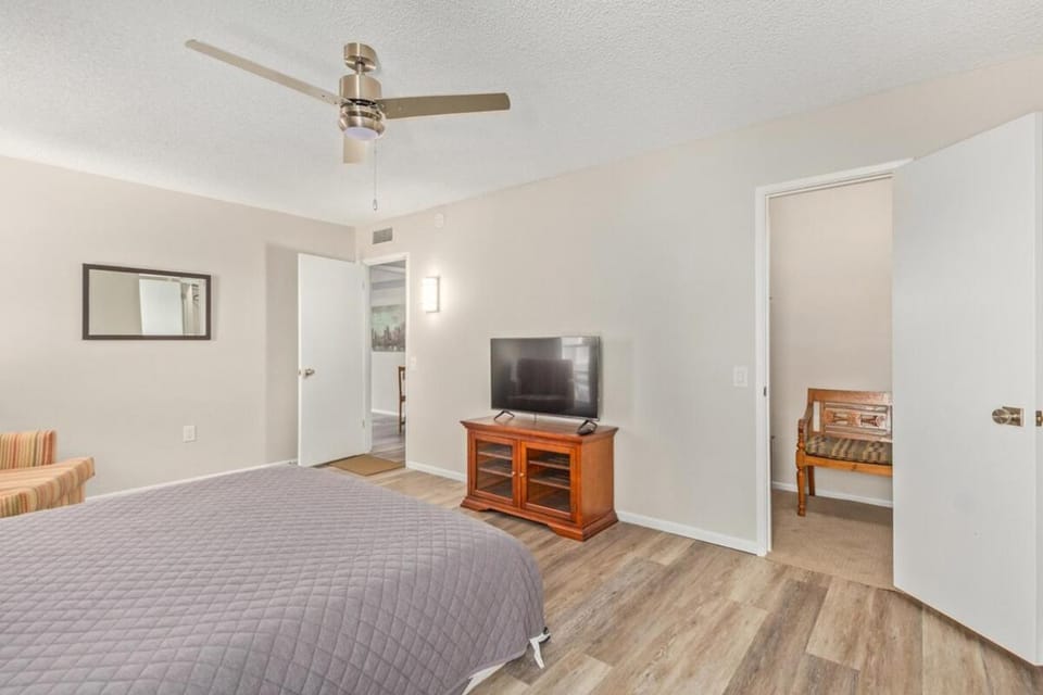 Eclectic Hideaway I 3BR, Ensuites, Fenced, Sunsets House in Sun City West