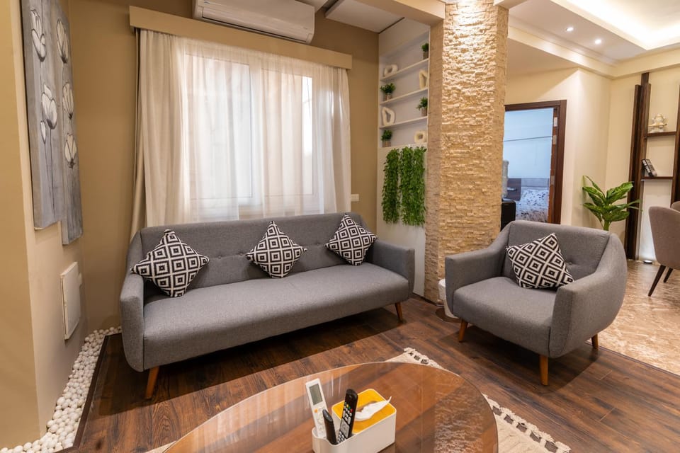 Living room, Seating area