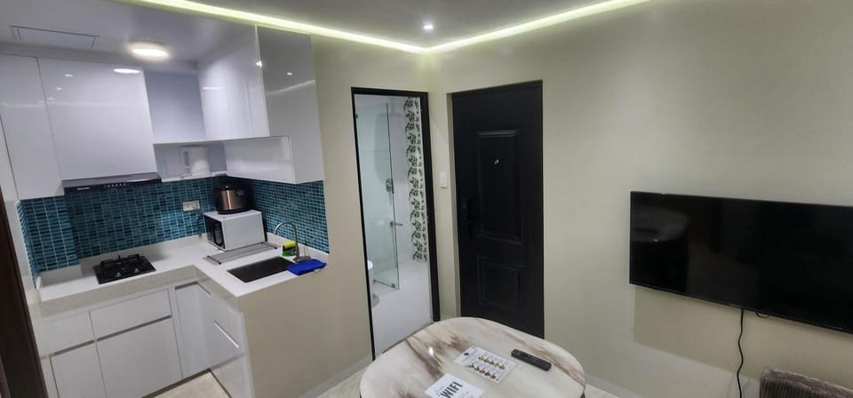 Bathroom, TV and multimedia, Kitchen or kitchenette, towels