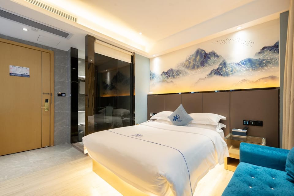 Bed, Photo of the whole room
