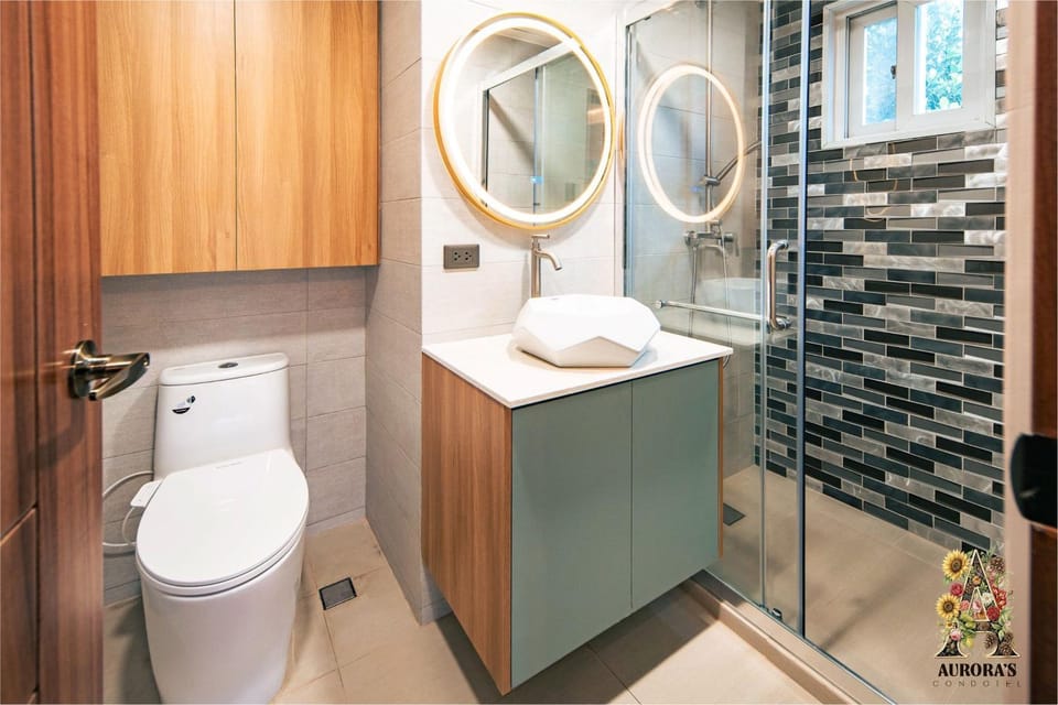 Shower, Toilet, Bathroom
