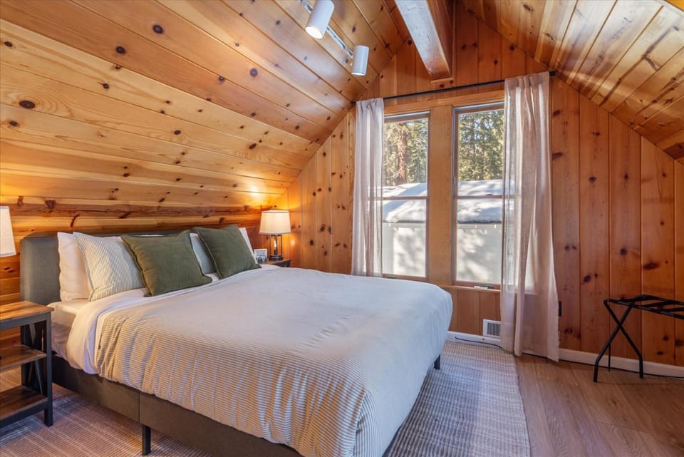 Midiron Golf Cabin Cabin in Tahoe Vista