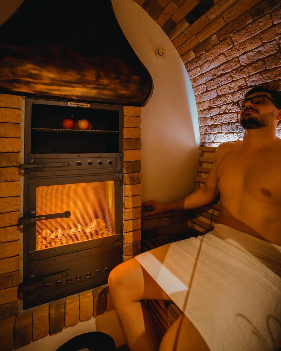 Massage, Spa and wellness centre/facilities