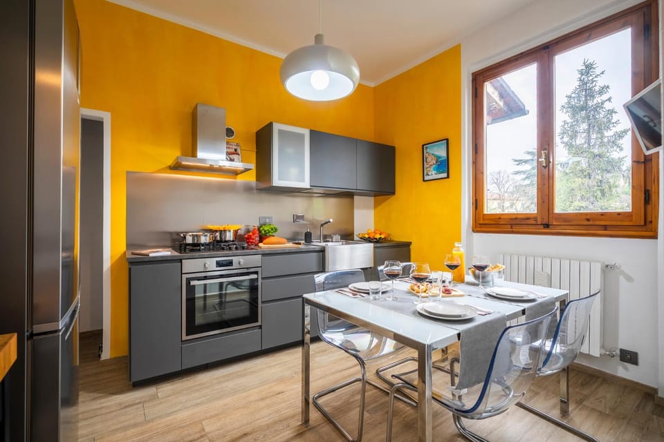 Cozy 2 bedrooms Home, 8' Airport, 15' Center Apartment in Florence