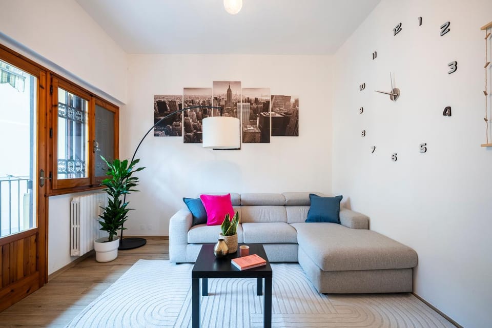 Cozy 2 bedrooms Home, 8' Airport, 15' Center Apartment in Florence