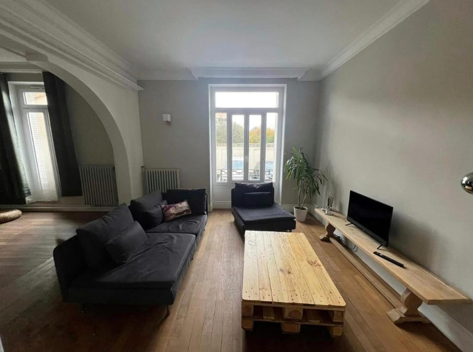 Communal lounge/ TV room, Living room