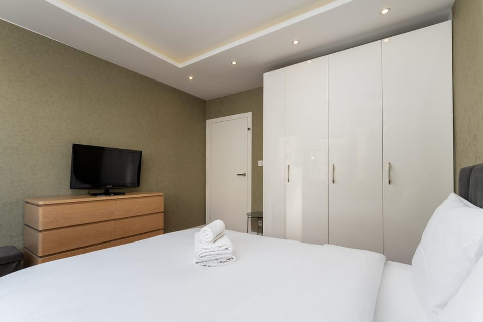 Bed, Photo of the whole room, Bedroom, towels, wardrobe