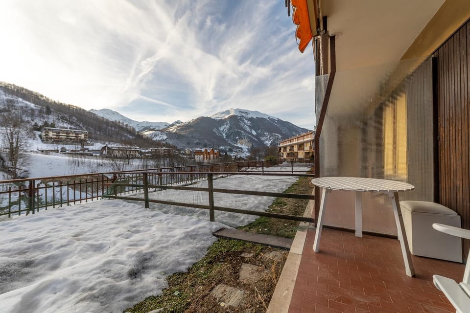Garden, Balcony/Terrace, Mountain view