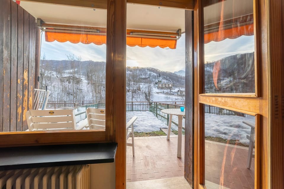 Balcony/Terrace, Mountain view