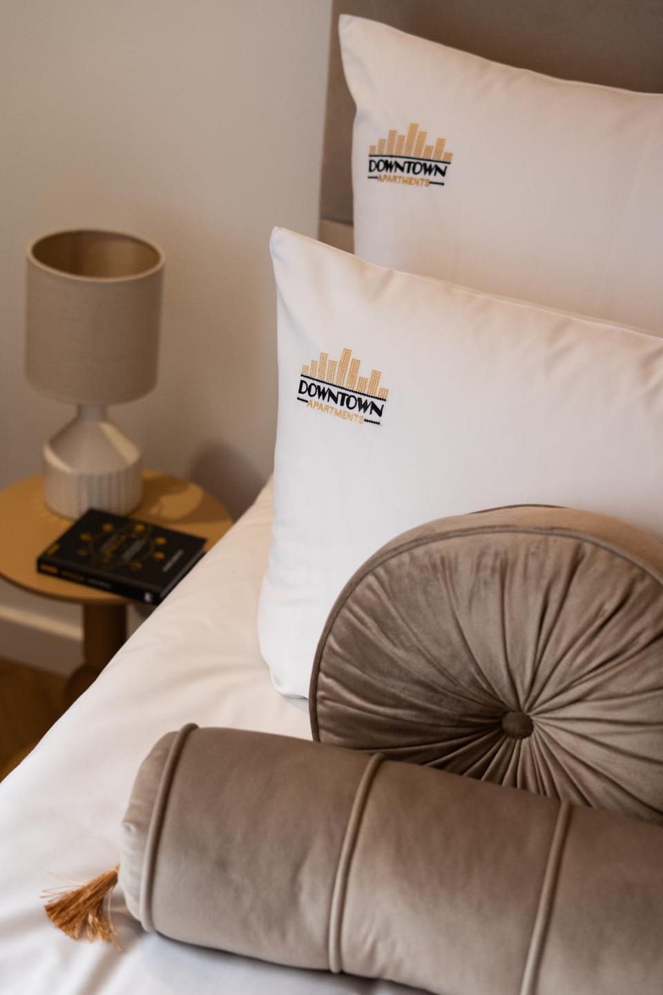 Bed, Photo of the whole room, Seating area, Bedroom