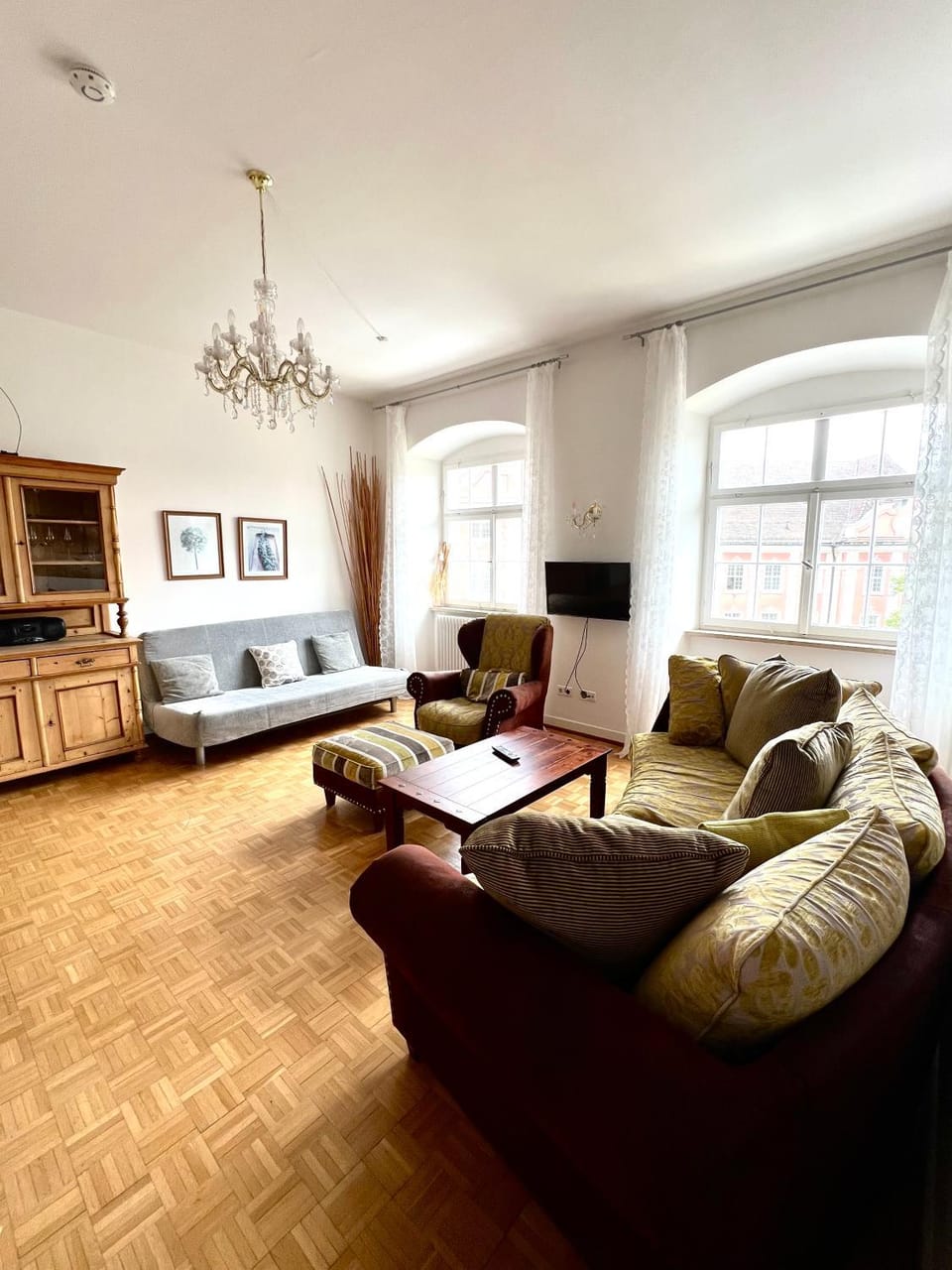 Living room, Seating area