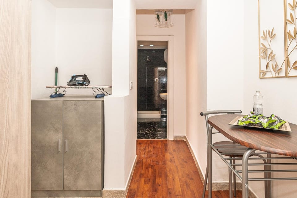 flat iron, kitchen