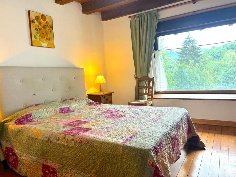 Casa rústica y patio en la Vall d'Aran by RURAL D'ÀNEU House in Catalonia