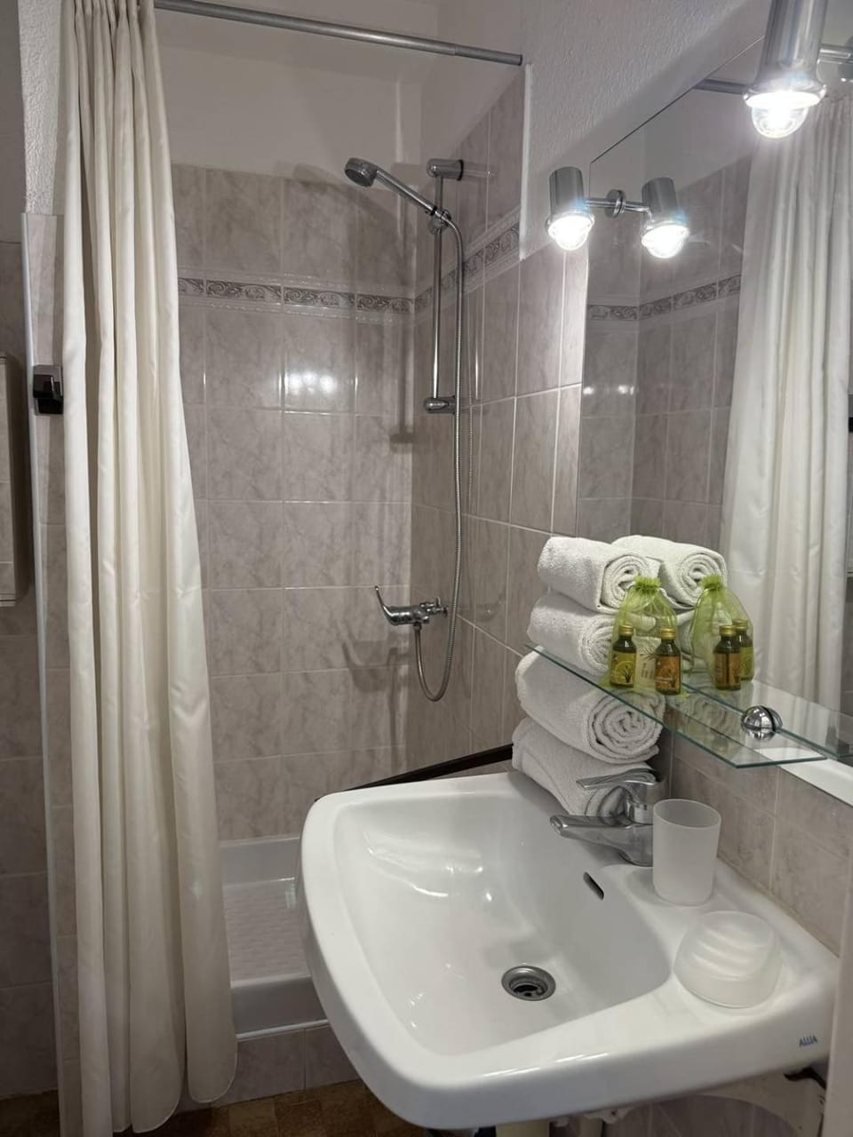 Shower, Bathroom