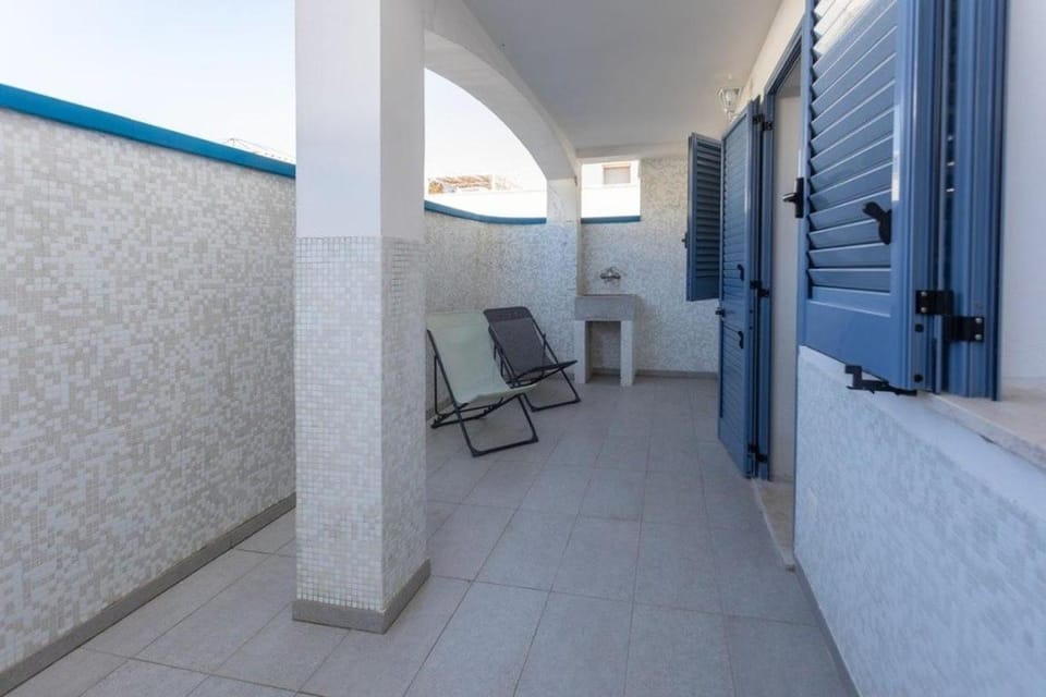Patio, Living room