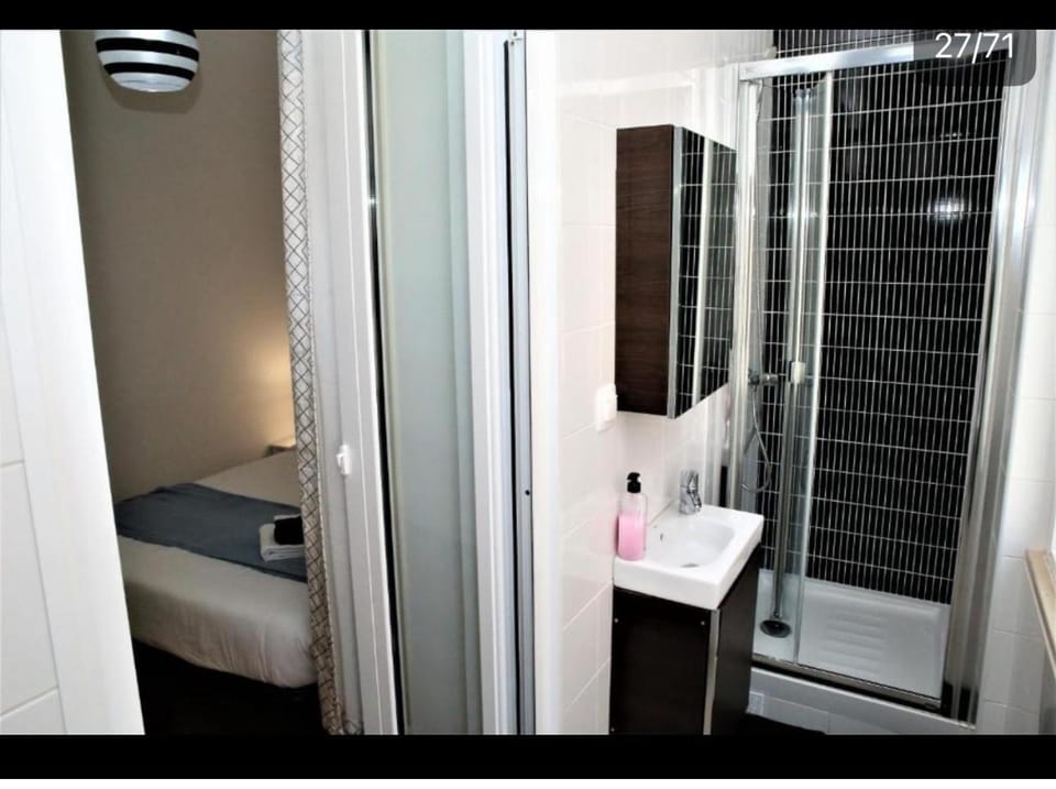 Bathroom, Bedroom