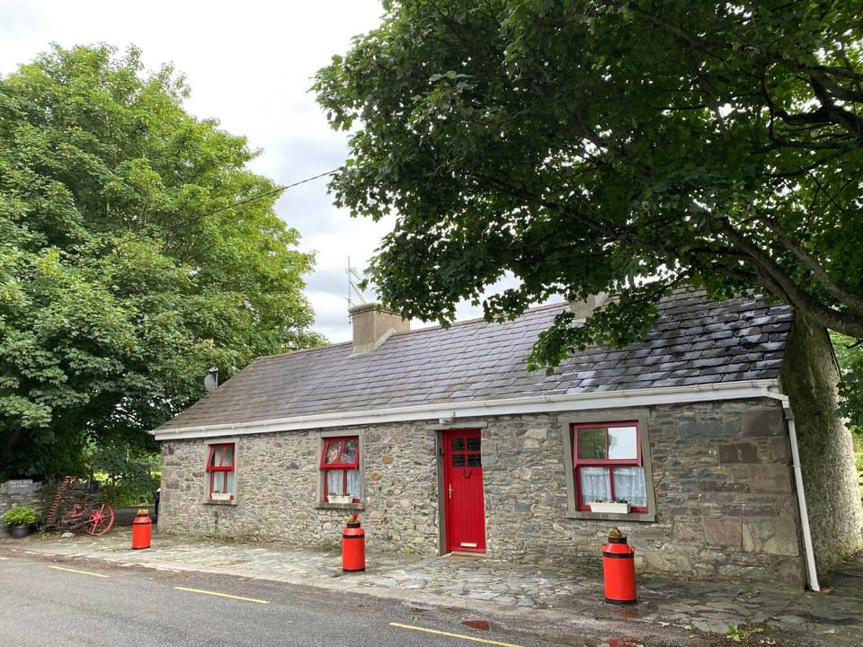 Cosy Farm Cottage on the Ring of Kerry Farm Stay in County Kerry