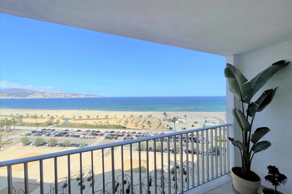 Natural landscape, Balcony/Terrace, Sea view