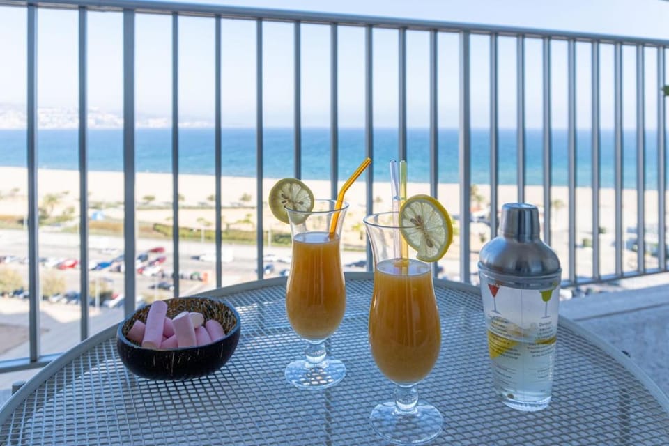 View (from property/room), Balcony/Terrace, Food, Sea view